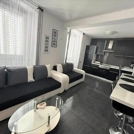Decumana Apartment