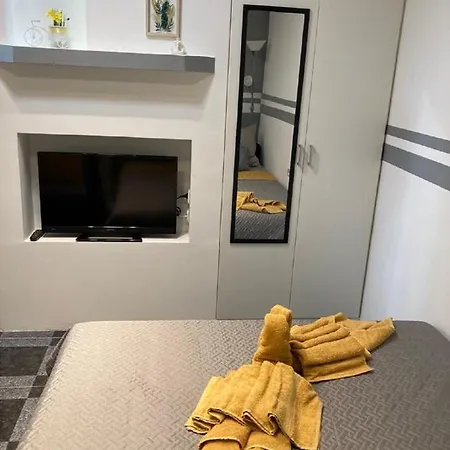 Decumana Apartament *