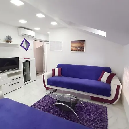 Apartament Decumana Veglia