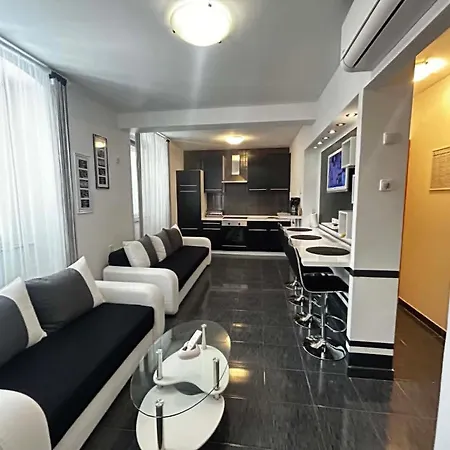 Decumana Apartman *