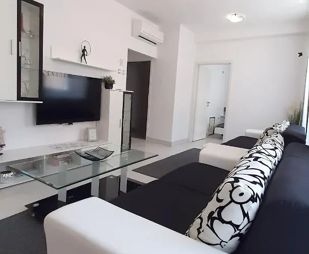 Decumana Apartment Krk Town