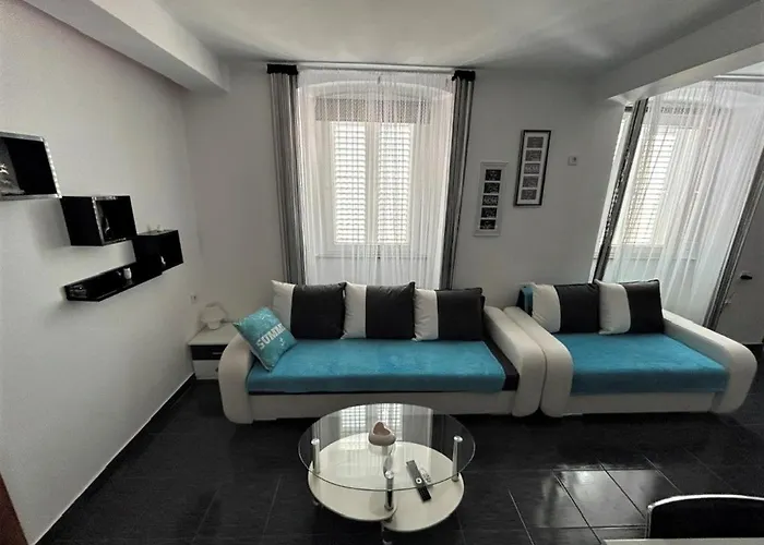 Decumana Apartment *